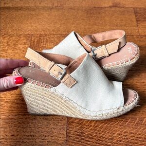 TOMS espadrilles